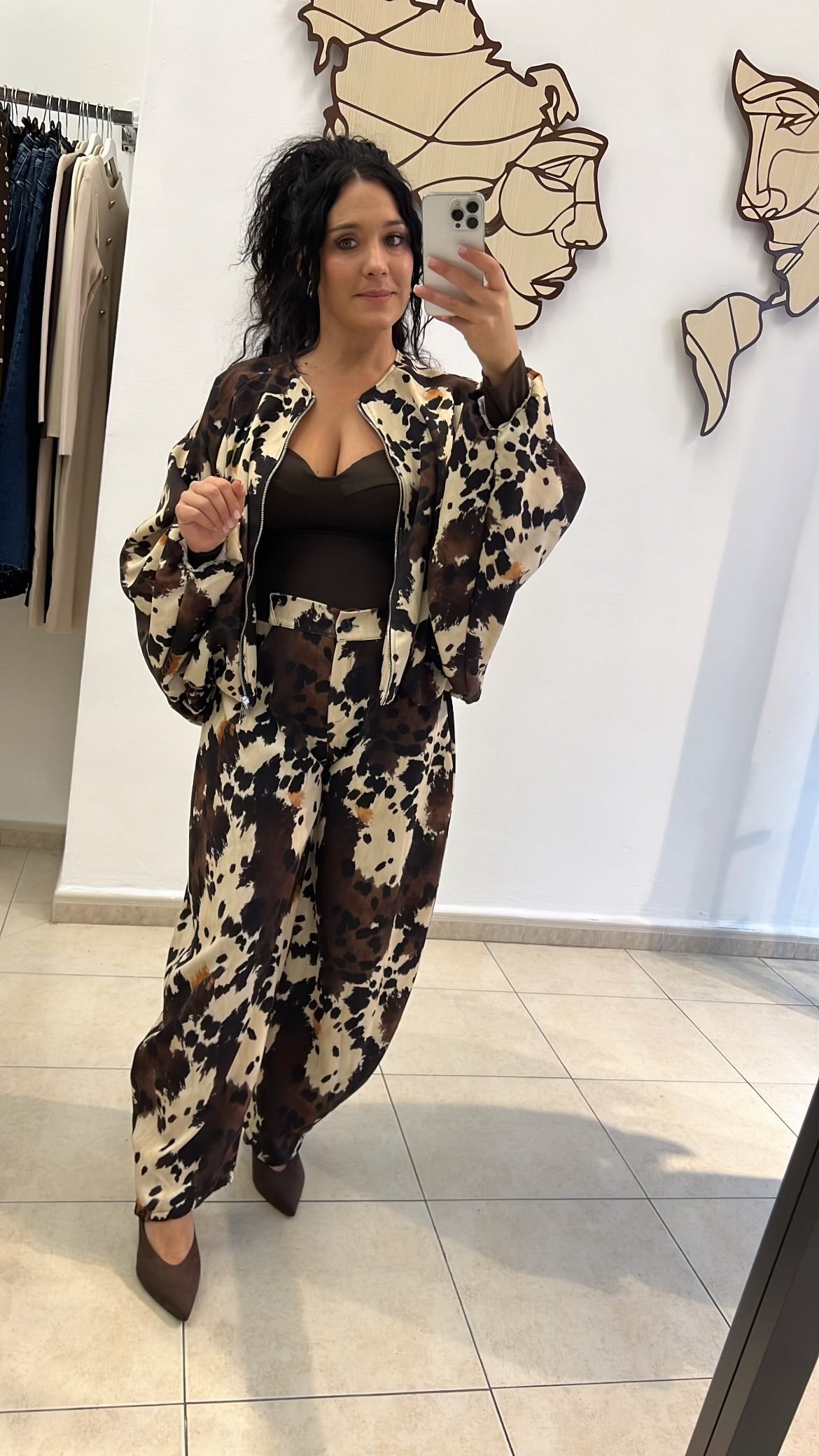 Bomber Carla y Pantalón Carla — fotografía del producto