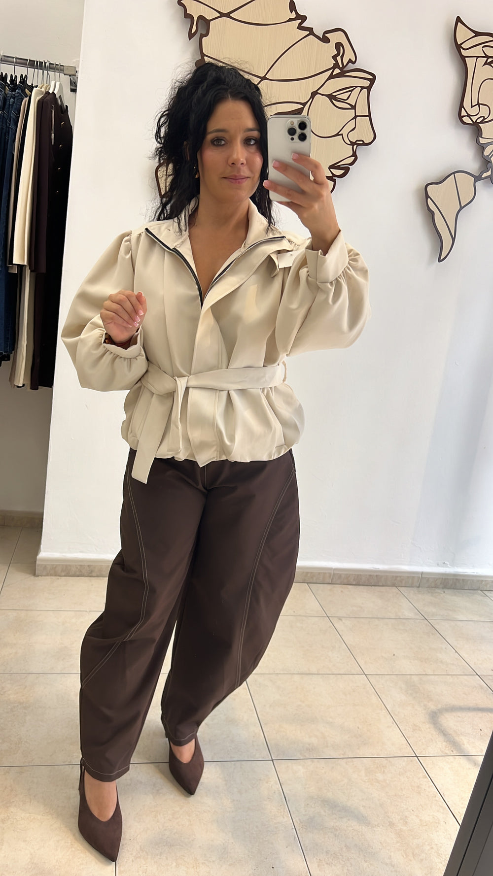 Pantalón pespuntes y chaqueta Mireya